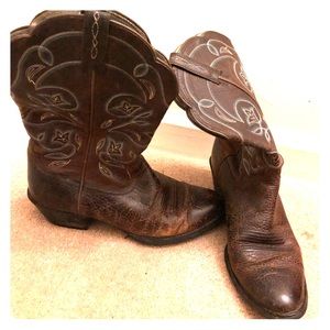 Ariat size 7.5 cowboy boots